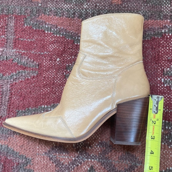 Western Pointed Toe Booties - Picture 7 of 8